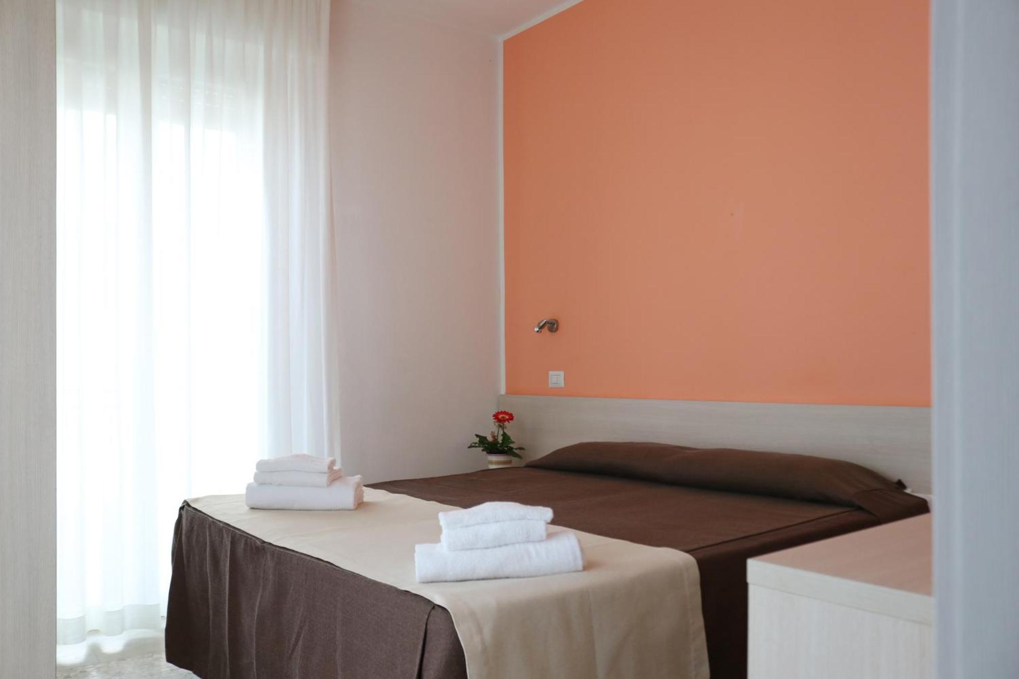 Hotel Villa Trieste Sirmione Bilik gambar