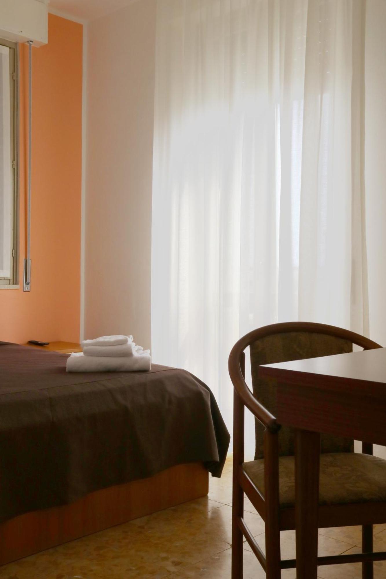 Hotel Villa Trieste Sirmione Bilik gambar