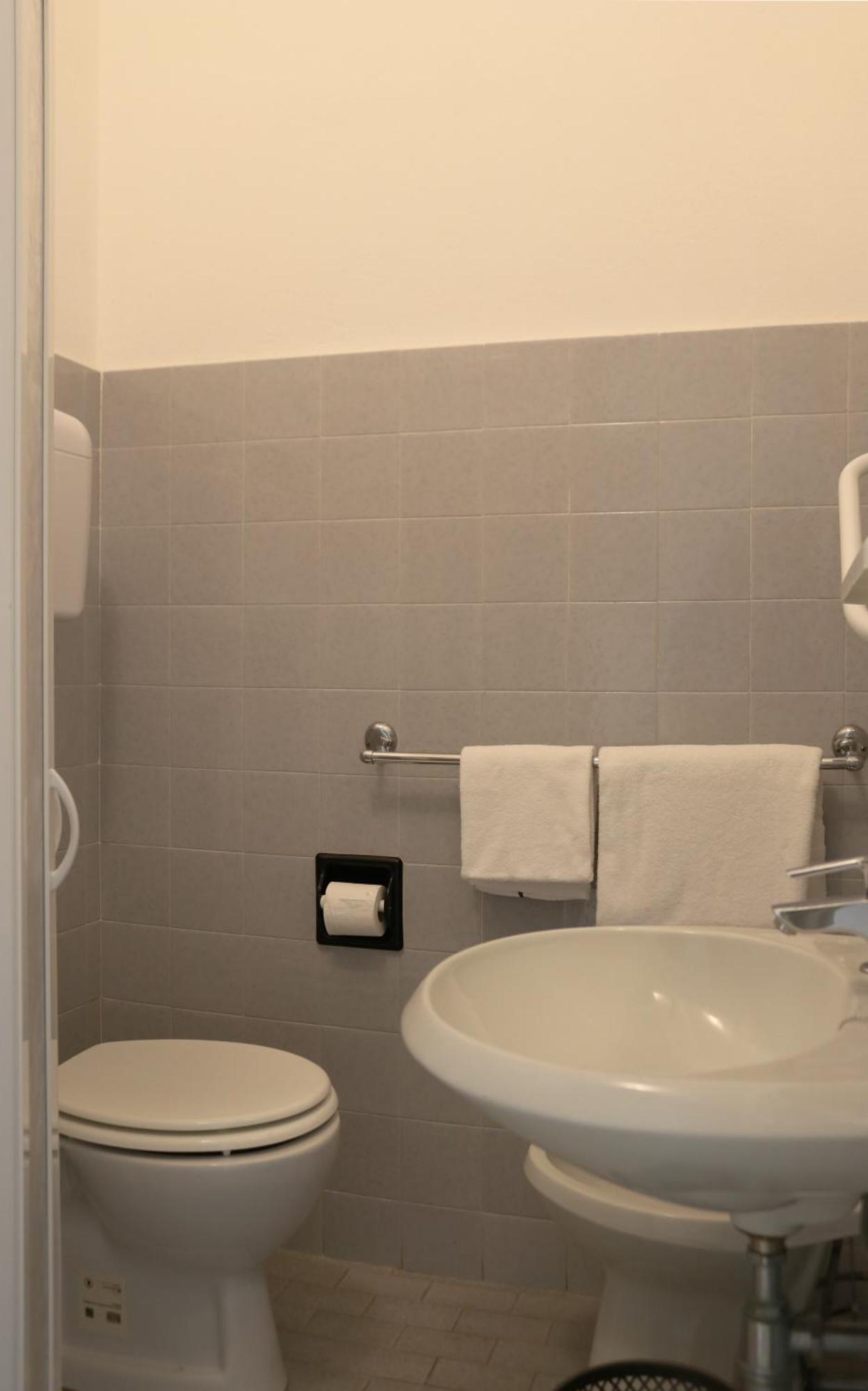 Hotel Villa Trieste Sirmione Bilik gambar